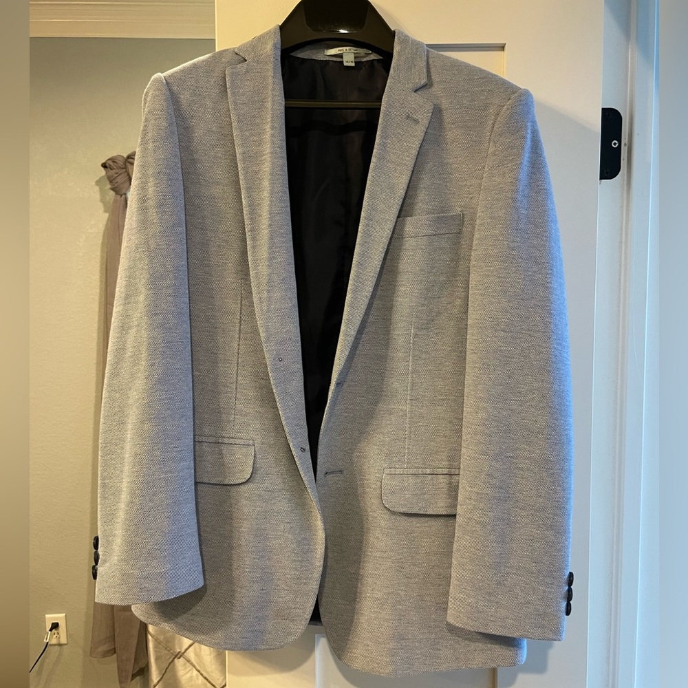 NWT. Dillards classic club light blue boys blazer. Size 14-16.